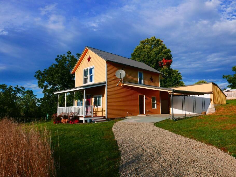 Vineyard Farmhouse With Hot Tub & Lake Views Hammondsport Eksteriør billede