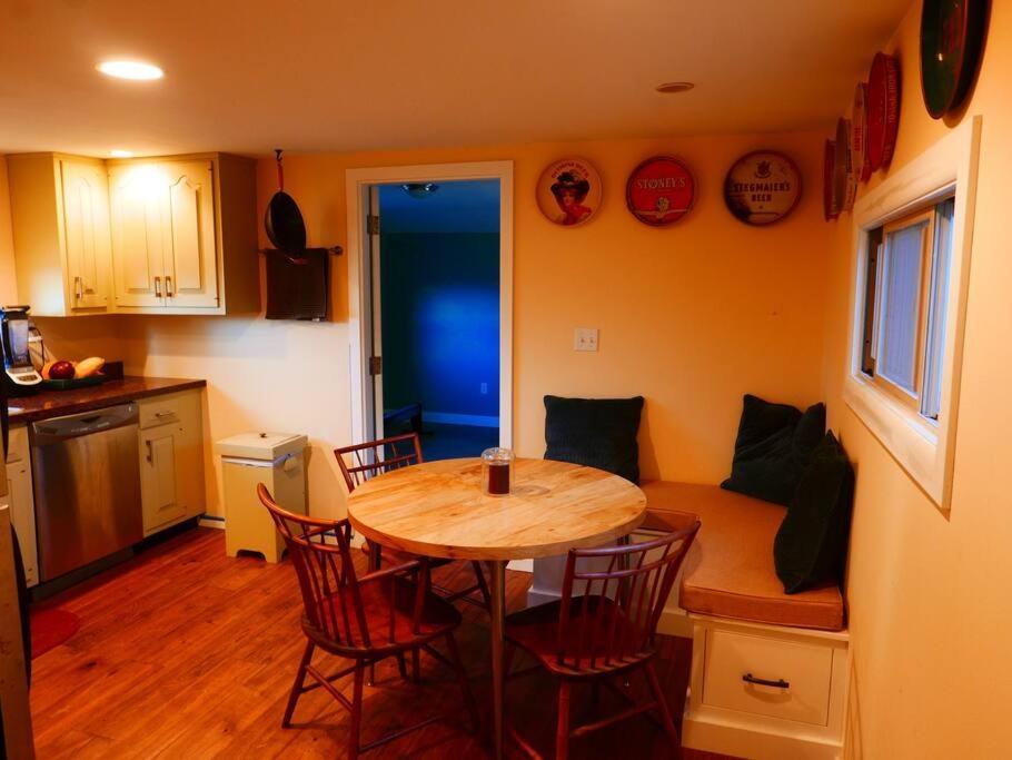 Vineyard Farmhouse With Hot Tub & Lake Views Hammondsport Eksteriør billede