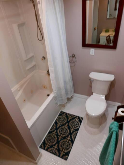 Vineyard Farmhouse With Hot Tub & Lake Views Hammondsport Eksteriør billede