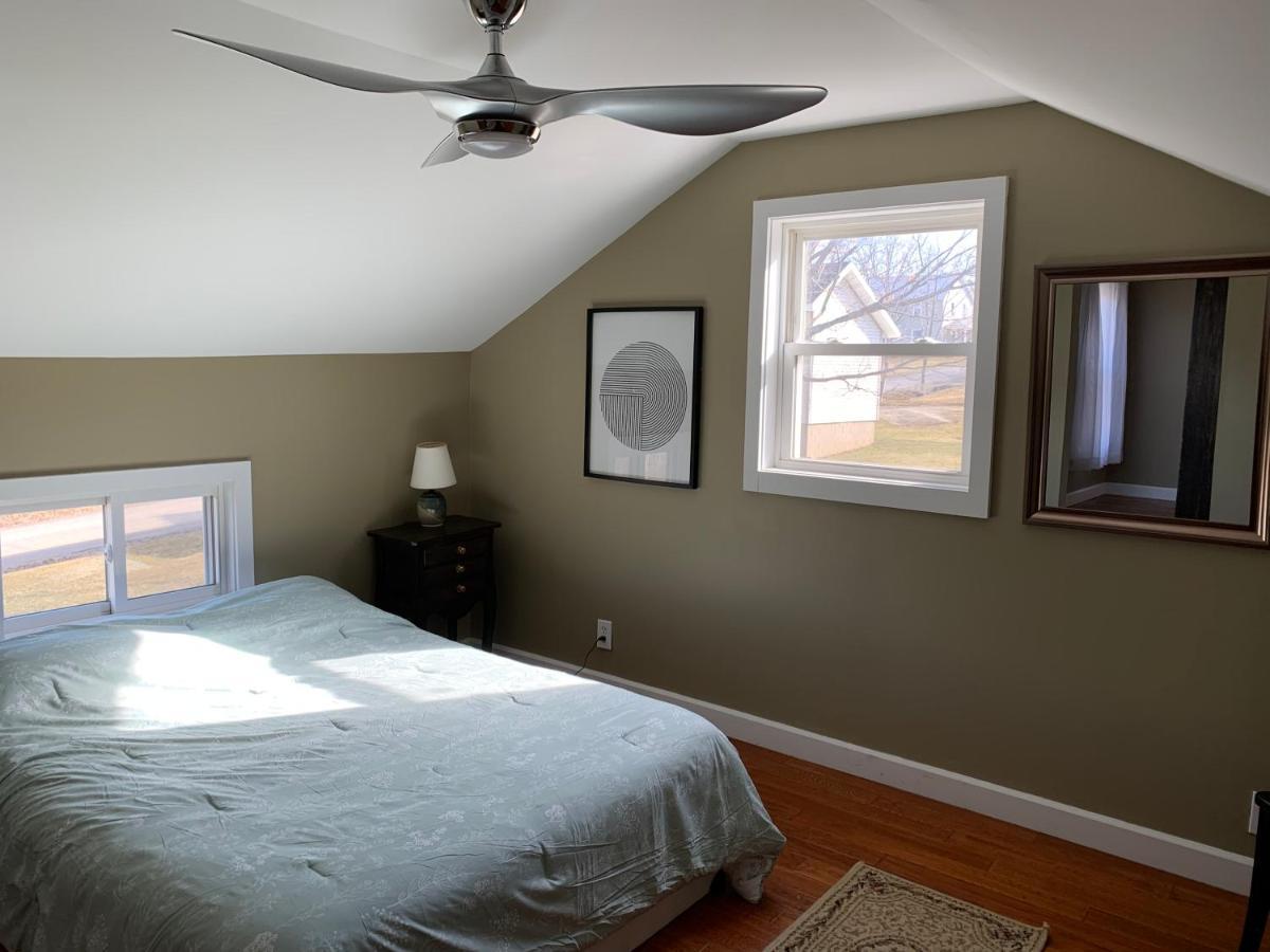 Vineyard Farmhouse With Hot Tub & Lake Views Hammondsport Eksteriør billede